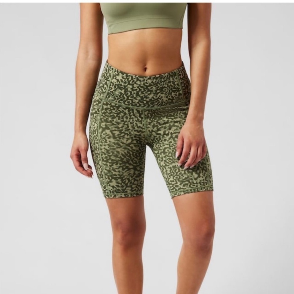 ✨NWT! ATHLETA Salutation Stash 7" Shorts in Clouded Leopard, multiple sizes.